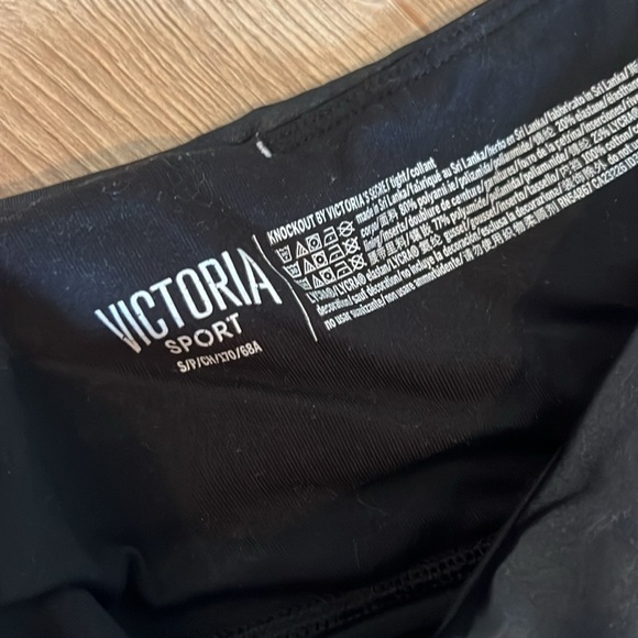 Black Shiny Workout Leggings - Picture 2 of 4